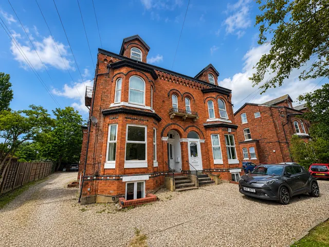 1 bedroom flat, Alexandra Road, Sale, M33