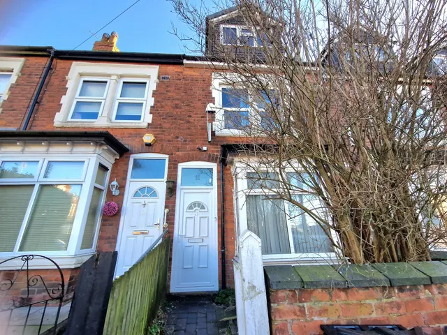 St. Edwards Road, B29, photo 1