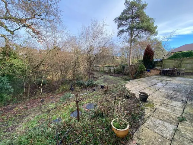 Photo 3 — Redgrove Park