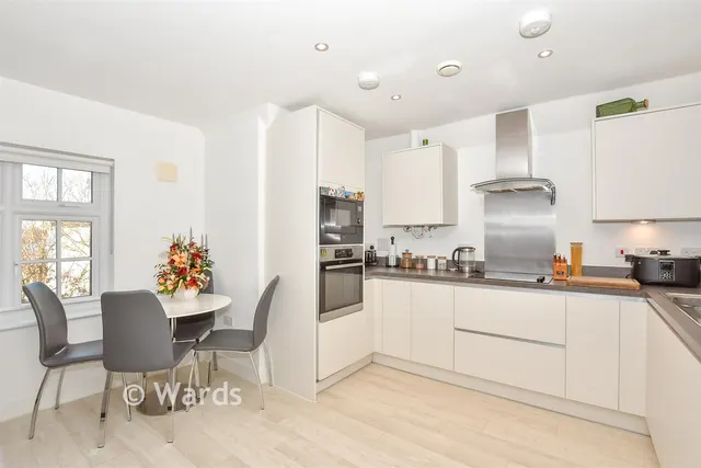 Broadclough Way, Maidstone, ME17, photo 2