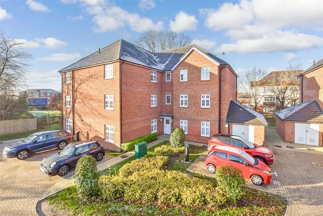 Broadclough Way, Maidstone, ME17, photo 1