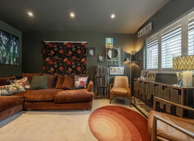 Hampton Court Road, East Molesey, KT8, photo 3