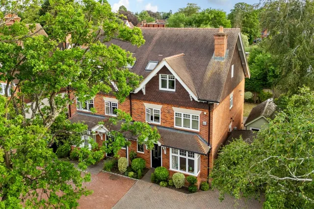 Easthampstead Road, Wokingham, RG40, photo 1
