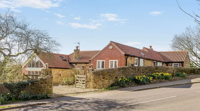 Photo 2 — Barn Cottage, Rasen Road, Tealby, Market Rasen, LN8 3XL