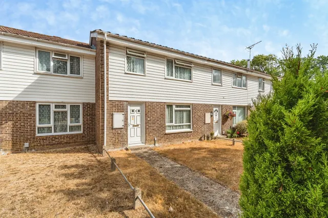 Hunters Crescent, Romsey, photo 1
