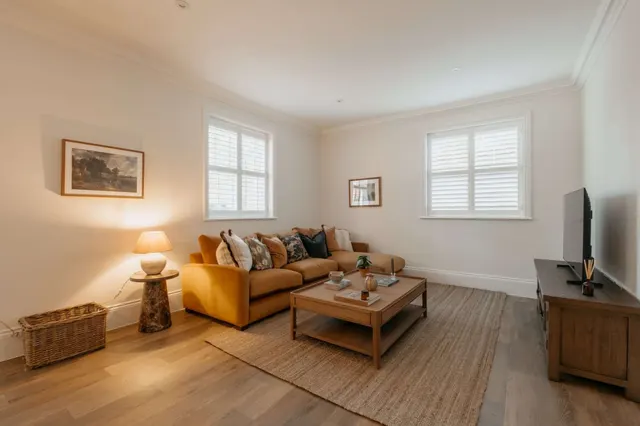Farnham Road, Odiham, RG29, photo 3