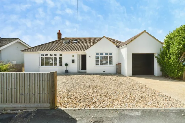 Edith Avenue, Peacehaven, BN10, photo 1