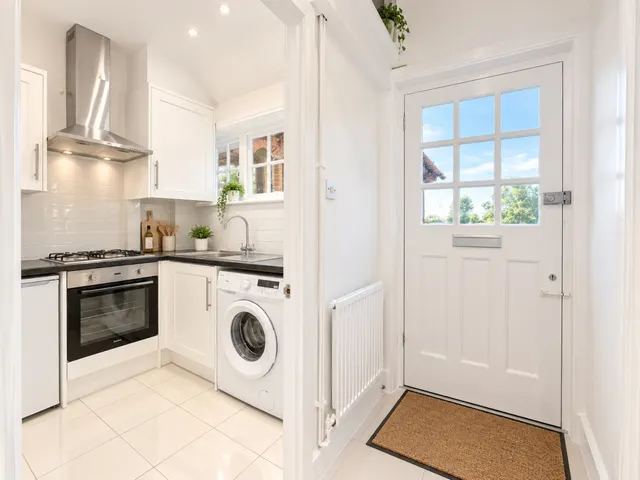 Holyoake Walk, Pitshanger, W5, photo 2