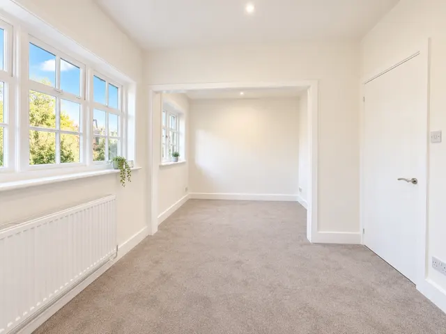 Holyoake Walk, Pitshanger, W5, photo 3