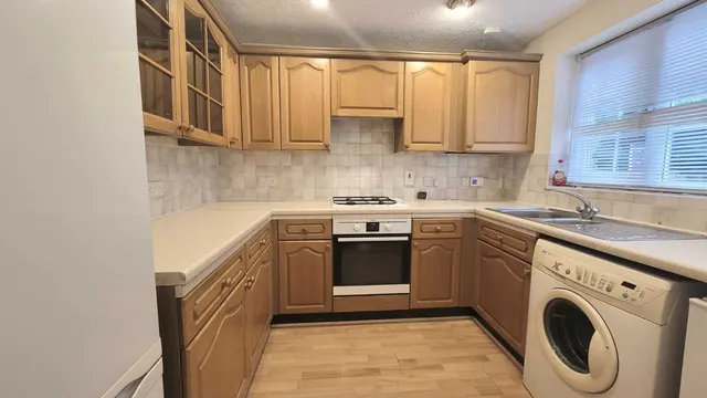 Maple Leaf Close, Abbots Langley, WD5, photo 3