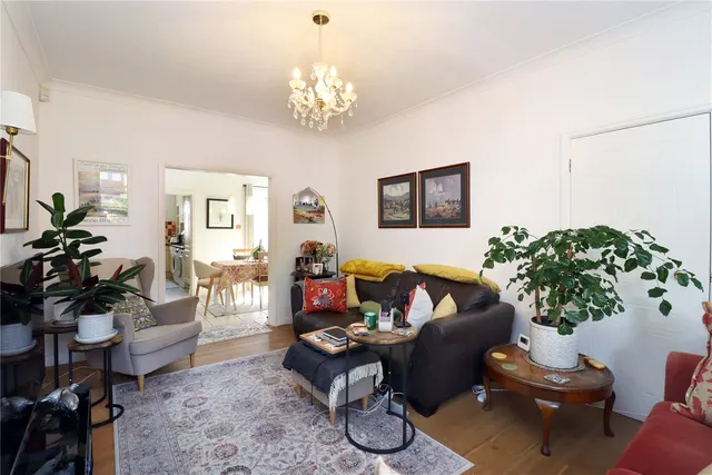 Tamerton Square, Woking, GU22, photo 3