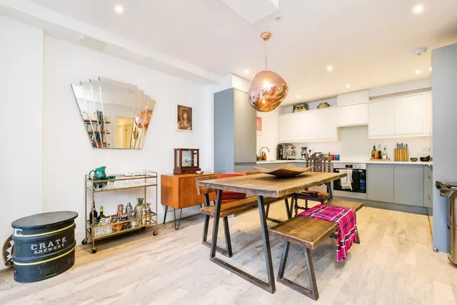 Kempton Mews, East Ham, London, E6, photo 1