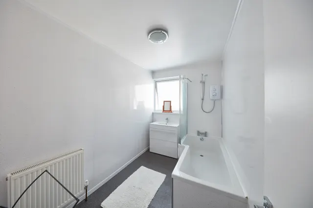 May Terrace, St. Judes, PL4, photo 2