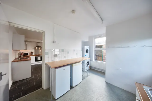 May Terrace, St. Judes, PL4, photo 3