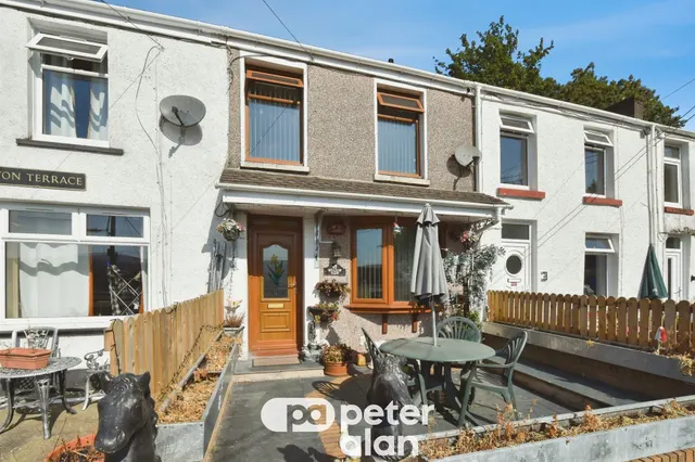 Cleighton Terrace, Neath, SA10, photo 1