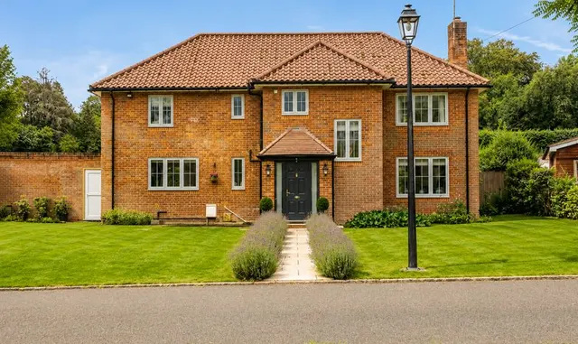 Cunliffe Close, Headley, KT18, photo 1