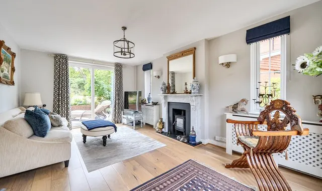 Photo 3 — Cunliffe Close, Headley, KT18