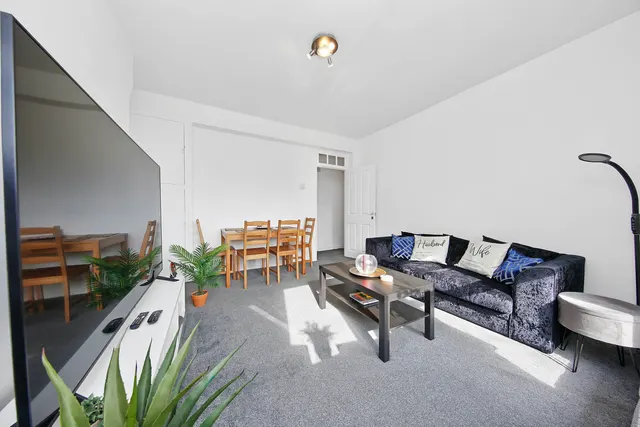 Photo 2 — 38 Bredel House, St Pauls Way, London