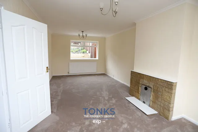 Oldfield Road, Bilston, WV14, photo 2