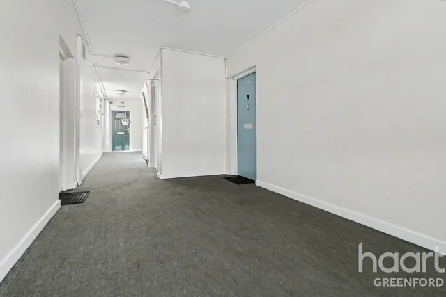 Oldfield Lane South, Greenford, UB6, photo 3