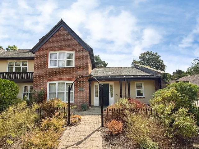 Mytchett Heath, Mytchett, GU16, photo 1