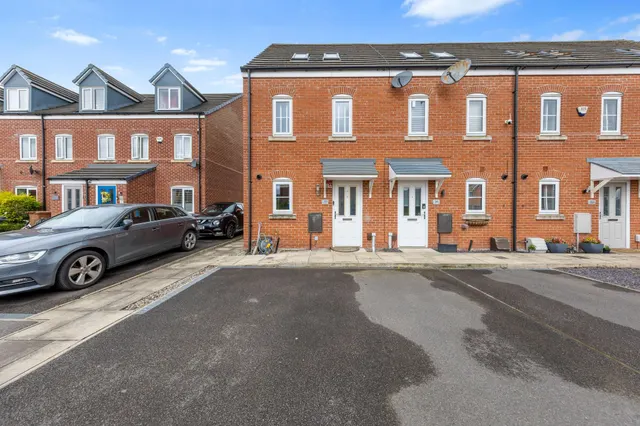 Thornton Drive, Newton-Le-Willows, Newton-Le-Willows, WA12 9GZ, photo 1