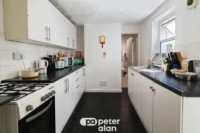 Augusta Street, Cardiff, CF24, photo 3