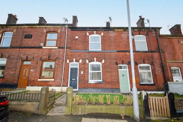 Hollins Lane, Bury, BL9, photo 1