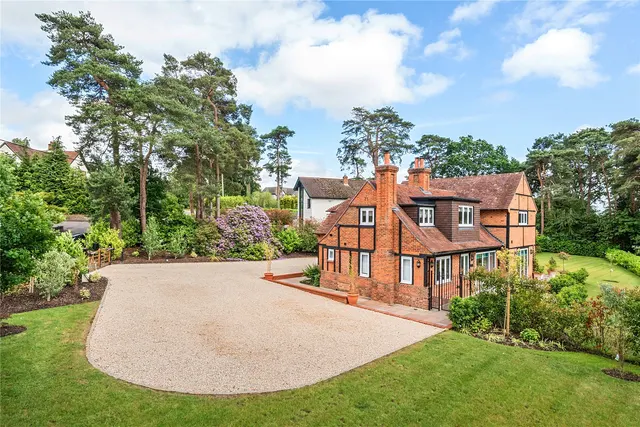 The Ridgeway, Lightwater, GU18, photo 2