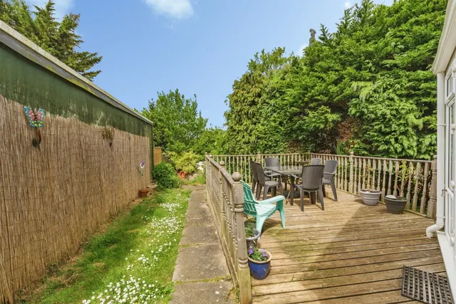 Vale Close, Seaford, BN25, photo 2