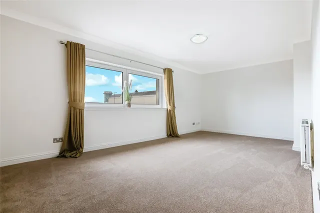 Photo 2 — Campbell Close, Hamilton, South Lanarkshire, ML3