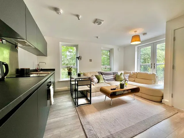 Copper Beech Court, Leeds, LS16, photo 2