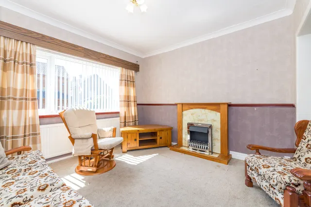 Stroud Close, Whelley, WN2, photo 3