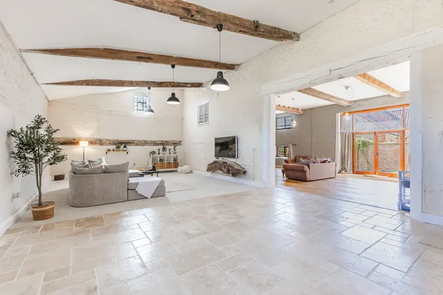 Richly Historic Grade II Listed Famil, photo 3