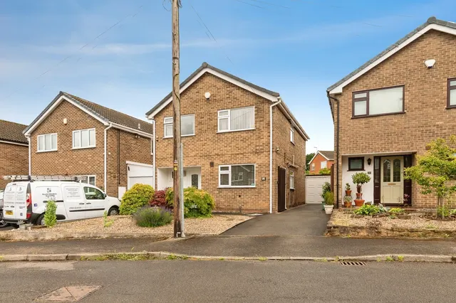 Newlands Drive, NOTTINGHAM, Nottinghamshire, NG4, photo 1