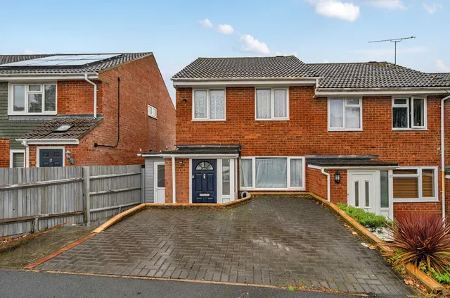 3 bedroom house, Tilney Close, Alton, GU34