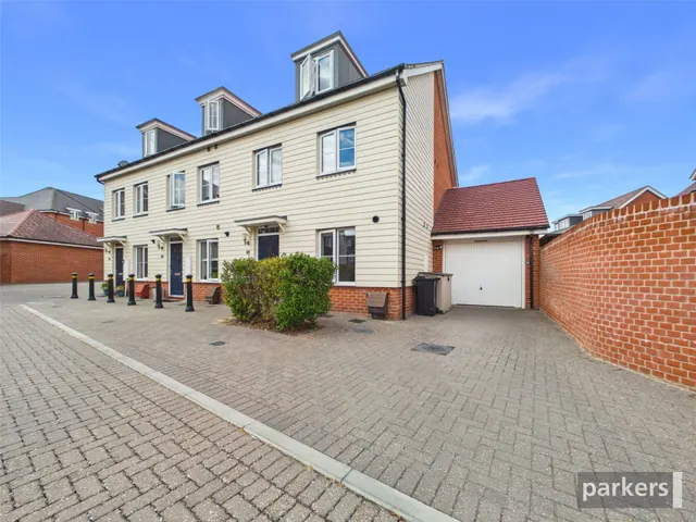 Oak Grove, Woodley, RG5, photo 1