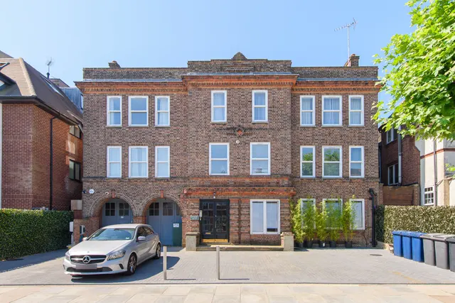 5 Hylmary Court, Woodstock Road, London, photo 1