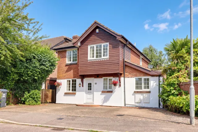 Grosvenor Close, Bishops Stortford, CM23, photo 1