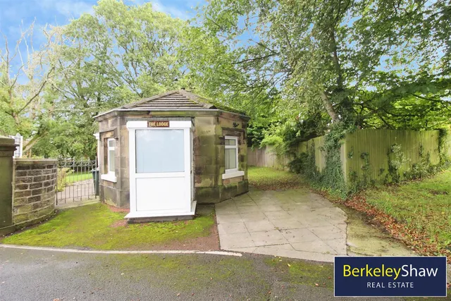 Weldbank Lane, Chorley, PR7, photo 1