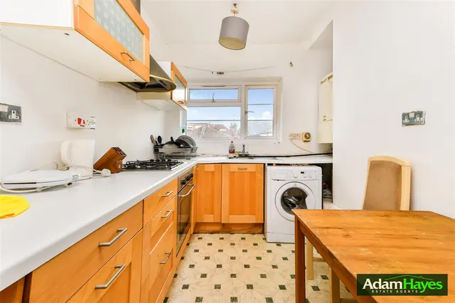 Nether Street, North Finchley, N12, photo 3