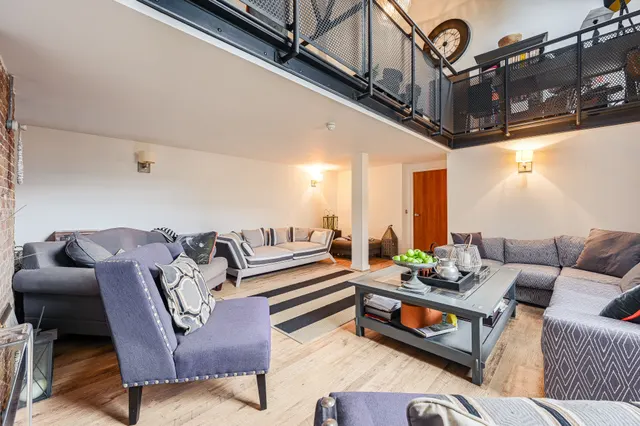 Photo 3 — Flat 23, Building 46, Marlborough Road, London