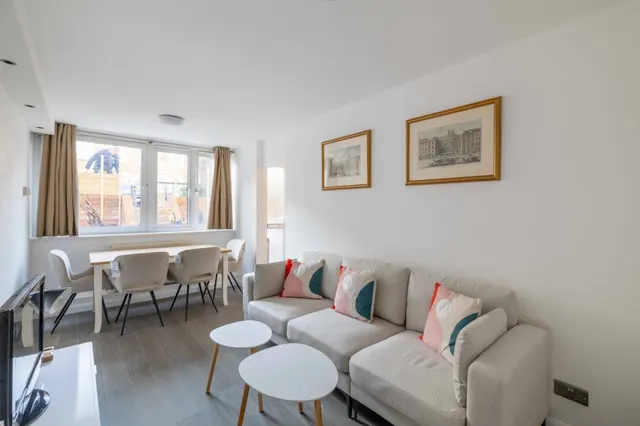 Walham Green Court, Hammersmith and Fulham, Fulham, London, SW6, photo 1