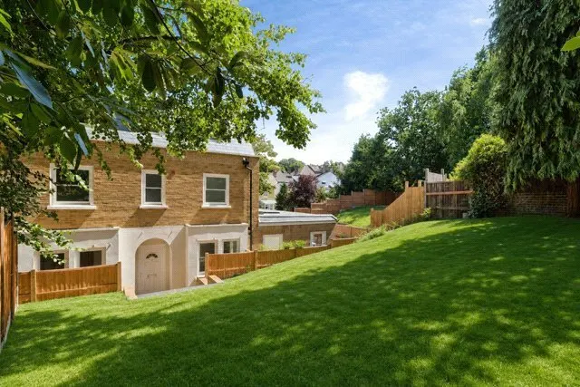 Mount Nod Close, London, SE18, photo 1