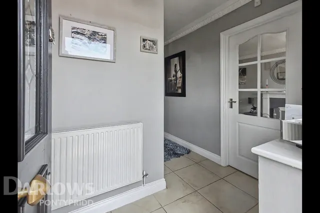 Glyntaff Road, Pontypridd, photo 3