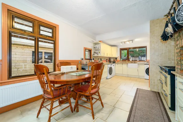 Warwick Road, Ashford, photo 3
