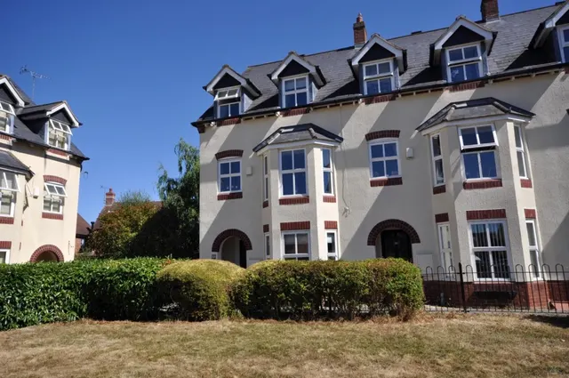 Old Gorse Way, Mawsley, photo 1