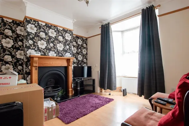 Chester Road, Wellingborough, NN8, photo 2