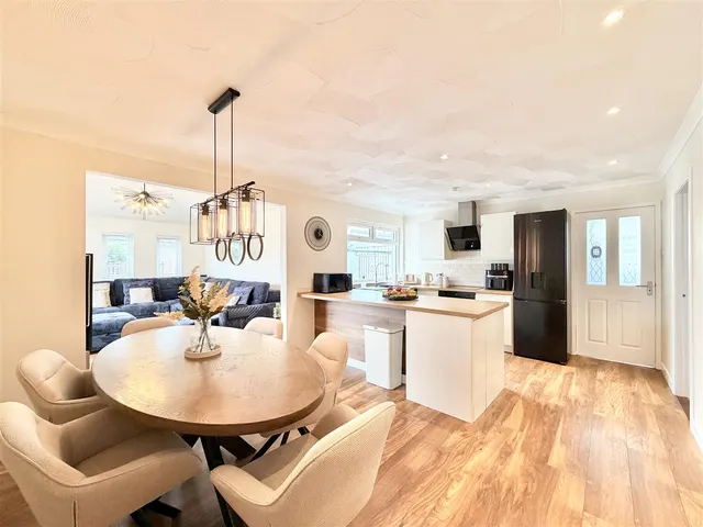 Photo 3 — Merrick Gardens, Quarter, Hamilton, ML3 7XS