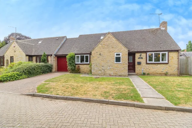 Orchard Way, Stoke Goldington, MK16, photo 1